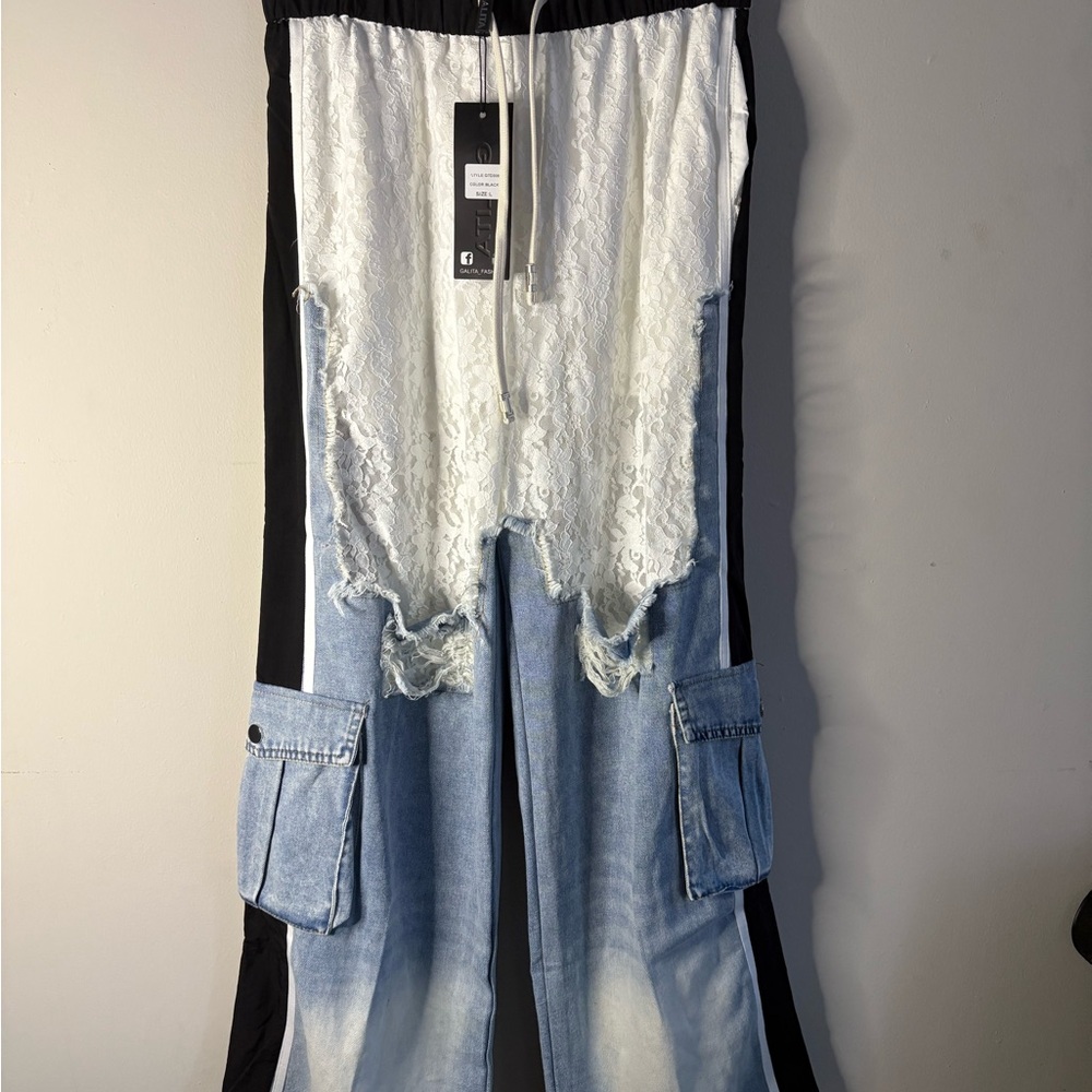 Stylish Distressed Denim Pants with Lace Detail